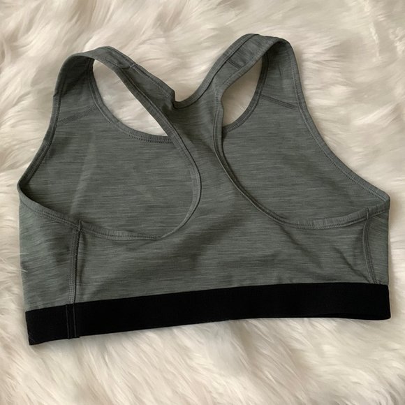 NIKE Swoosh Women's Medium-Support Non-Padded Sports Bra in Smoke Grey Sz L - Picture 2 of 2